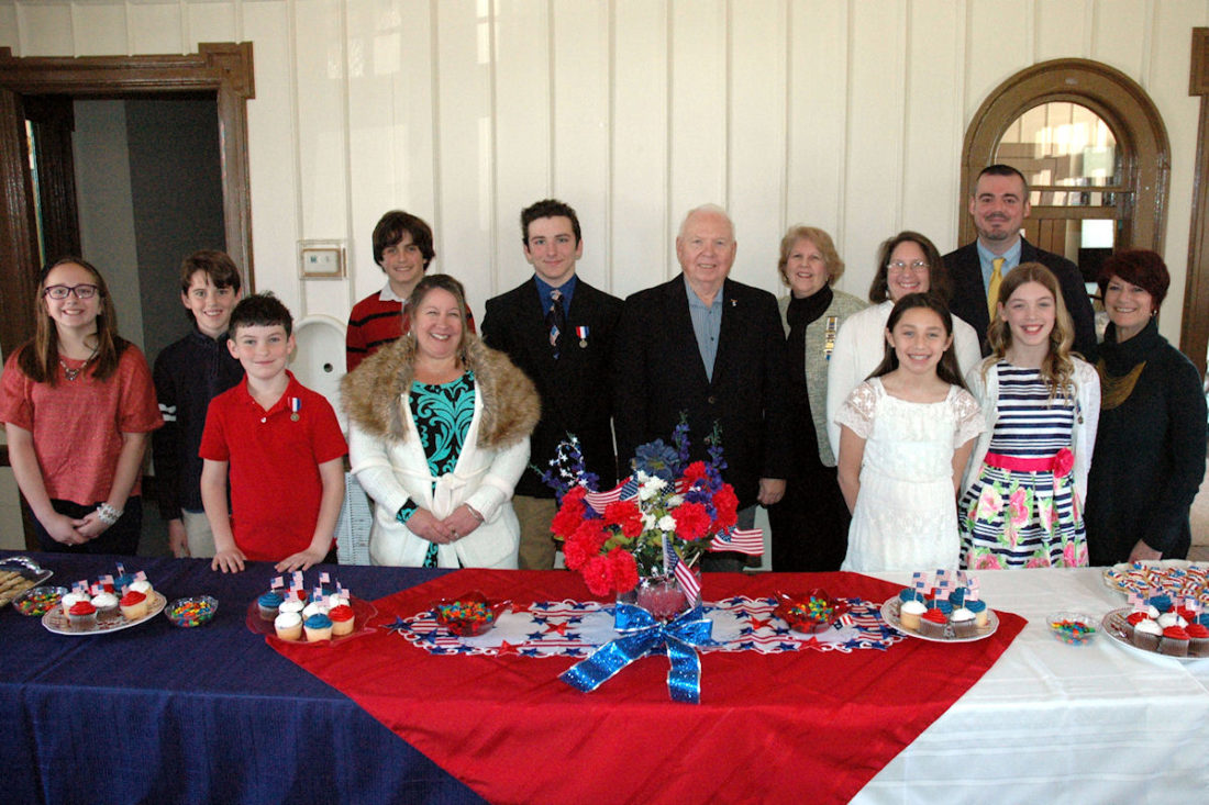 dar 2009 essay The tomo-kahni chapter's daughters of the american revolution announced the winners of this year's local high school level dar good citizen award contest the chapter and district winner for 2012-13 was tehachapi high school senior ryan bilotta, whose winning essay was advanced to dar district xv. dar 2009 essay The tomo-kahni chapter's daughters of the american revolution announced the winners of this year's local high school level dar good citizen award contest the chapter and district winner for 2012-13 was tehachapi high school senior ryan bilotta, whose winning essay was advanced to dar district xv.