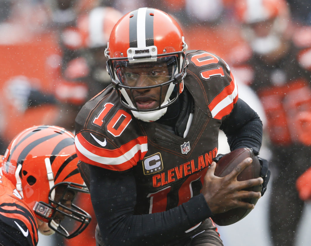 Browns hold on for first victory of the season Browns hold on for first victory of the season