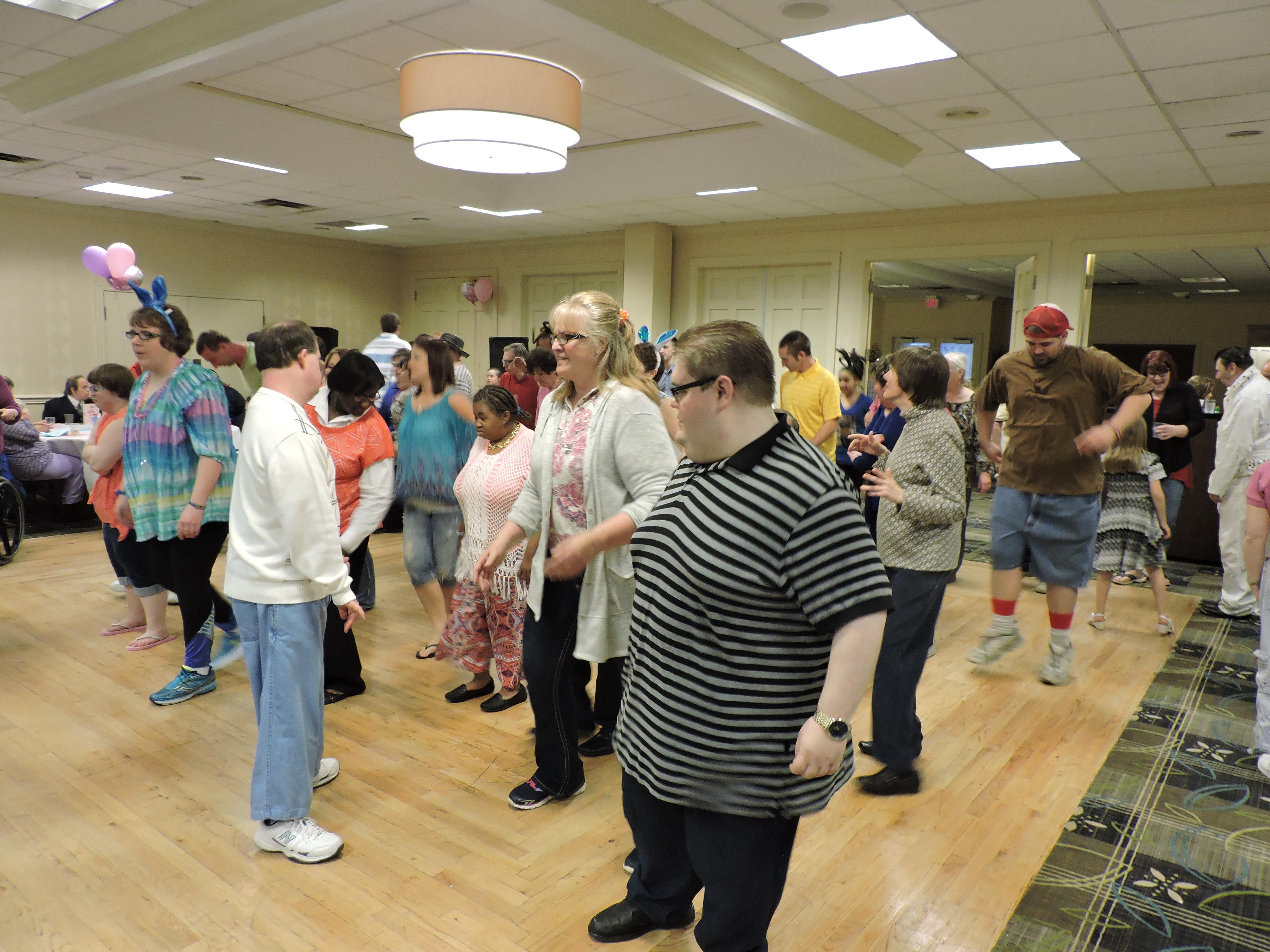 Kiwanis Club Hosts Sheltered Workshop Dance News Sports Jobs